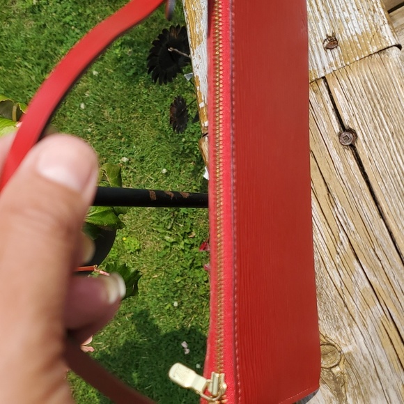 💥💥SOLD💥LOUIS VUITTON EPI POCHETTE - Picture 11 of 12